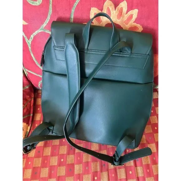 Beis The Wicked Backpack in Wicked Green NWT Beis Wicked Backpack in Wicked Green main image 4